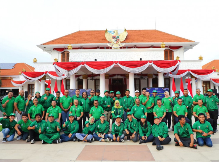 Gubernur Khofifah Lepas 109 Wartawan Atlet Porwanas 2022 Kontingen Jatim