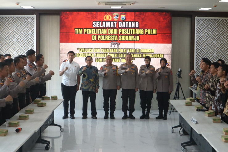 Kunjungan Puslitbang Polri ke Polresta Sidoarjo: Evaluasi Website dan Peralatan Rekrutmen Polri untuk Wujudkan SDM Unggul